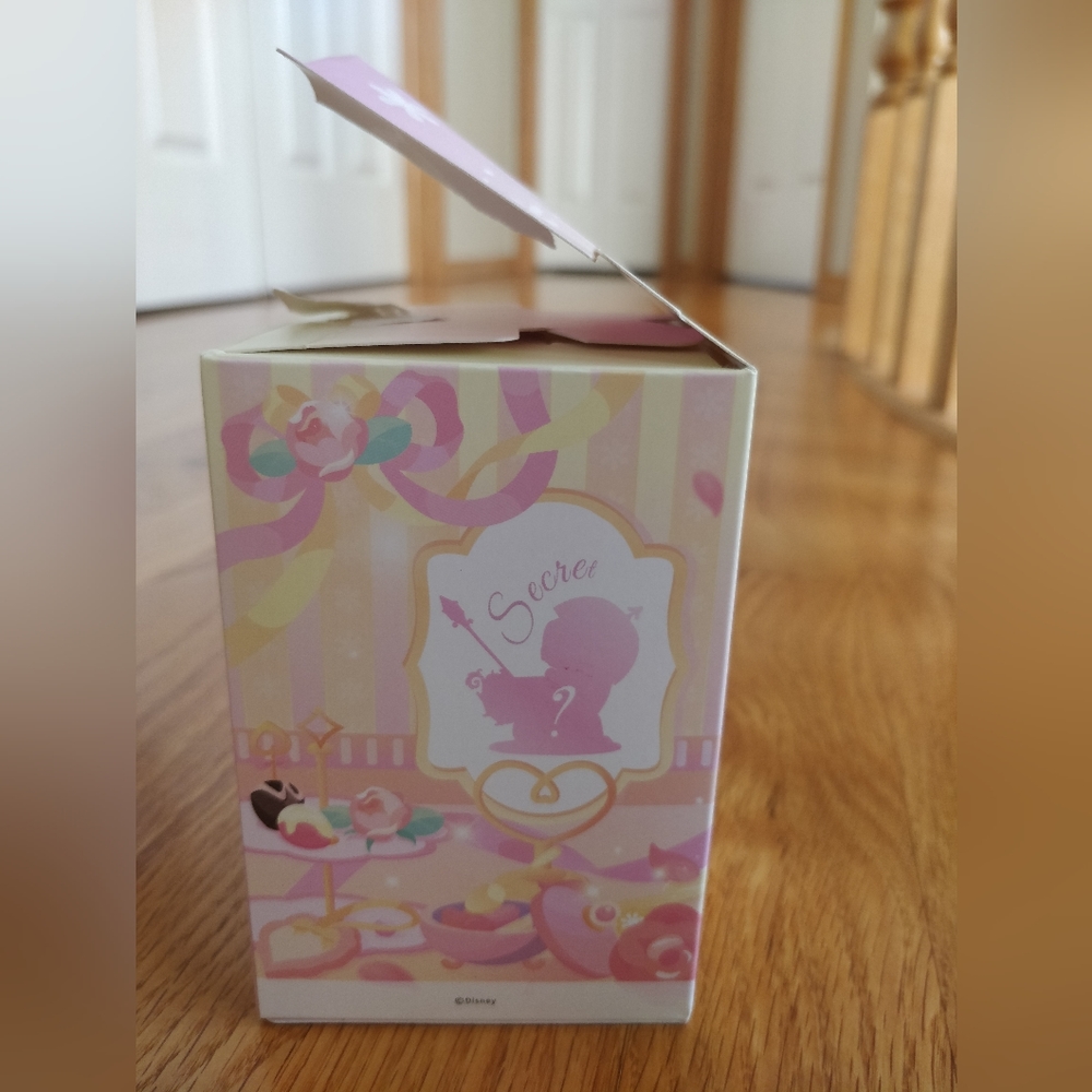 Belle within Rose Teacup (Disney princess teacup D-baby series bind box) - Picture 8 of 11